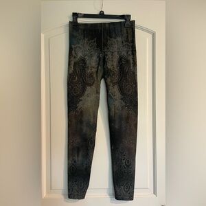 M. Rena Dark Gray Print Leggings